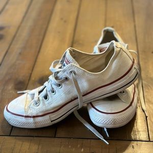 Men’s White Converse Chuck Taylor Low Top